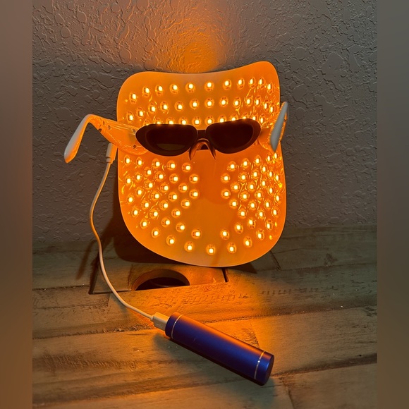 Lyte LED Therapy Mask - NIB - Picture 8 of 12